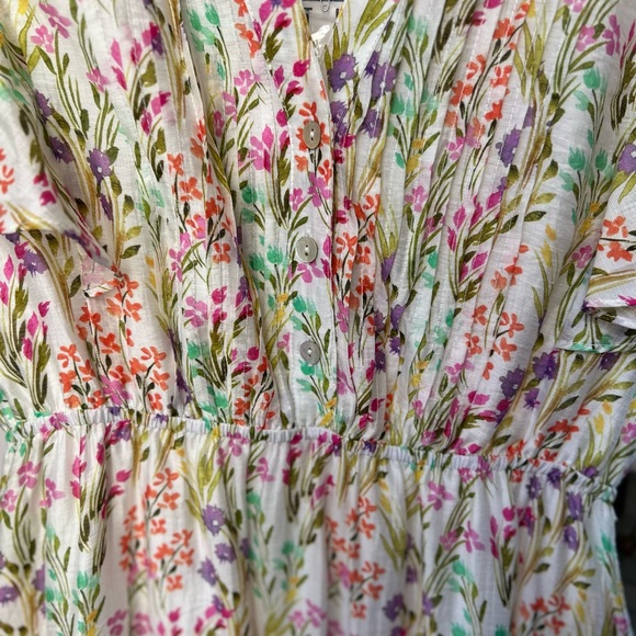Size M Hazel Flutter Sleeve Floral THML Dress - Picture 3 of 6